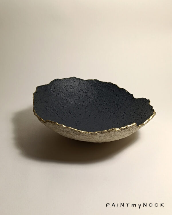 glam night catcher M bowl A papier mache bowl with a gold rim and black concave side